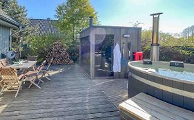 traumHaff Bootsmanns Domizil Kamin, Sauna, Boot in Rieth am See